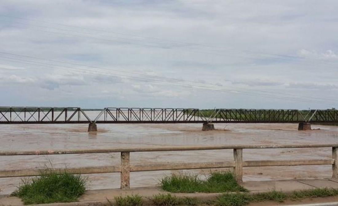 Para evitar una tragedia, piden un nuevo puente sobre el río Bermejo