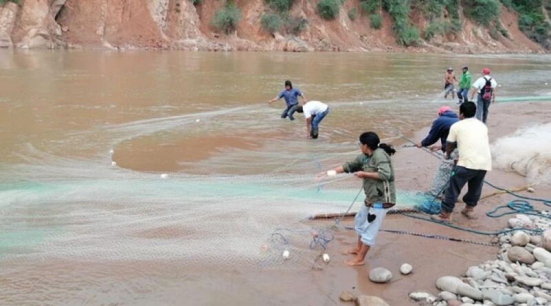 Contaminación del río Pilcomayo: "Los originarios siguen consumiendo los peces"