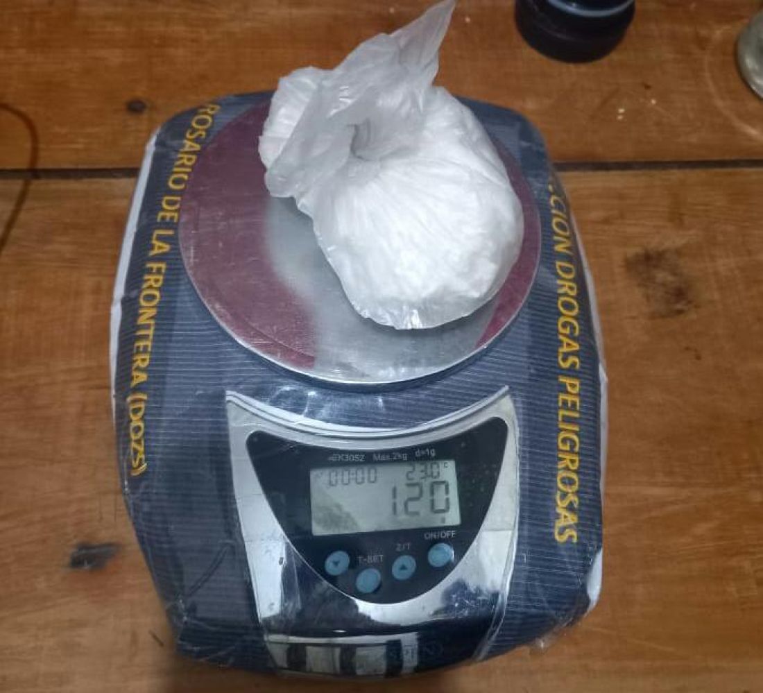 Secuestraron más de 900 dosis de cocaína en Las Lajitas